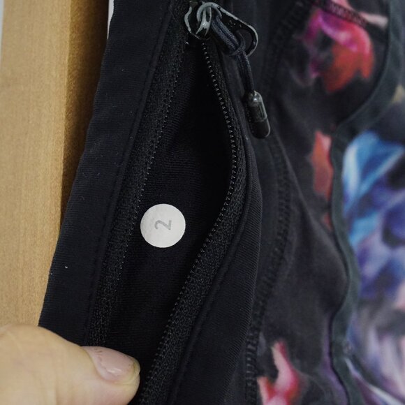 Lululemon Run Speed Short 2.5” Spring Has Sprung Multi / Black 2 - Picture 5 of 6
